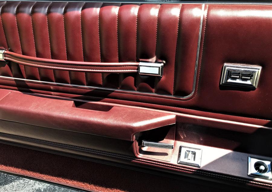 Детали интерьера Chevrolet Monte Carlo SS 1985 года  (фото 45 из 69)